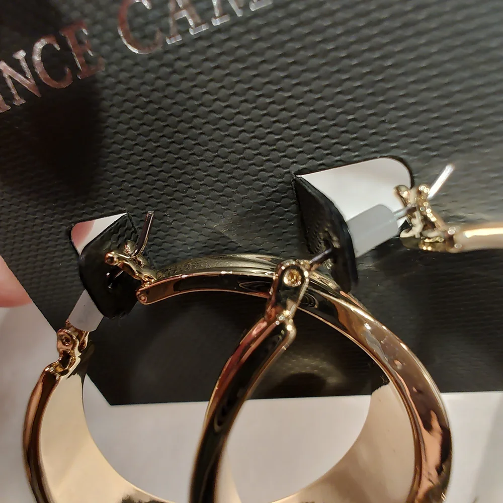NWT Vince Camuto Gold Hoop Earrings, 1.5